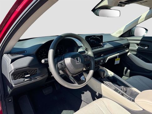 Certified 2025 Honda Accord SE image 10