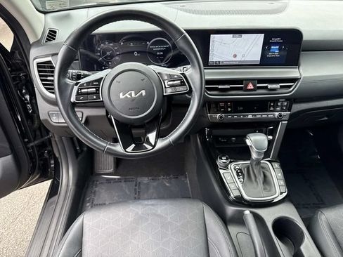 Used 2024 Kia Seltos EX AWD/4WD image 18