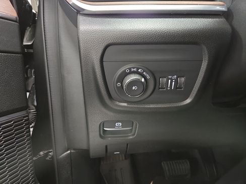 Used 2023 Jeep Grand Cherokee L Summit w/ Advanced Protech Group IV AWD/4WD image 38