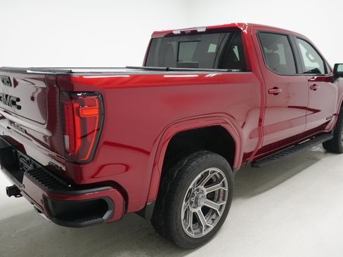 Used 2025 GMC Sierra 1500 AT4 w/ AT4 Premium Package AWD/4WD image 4