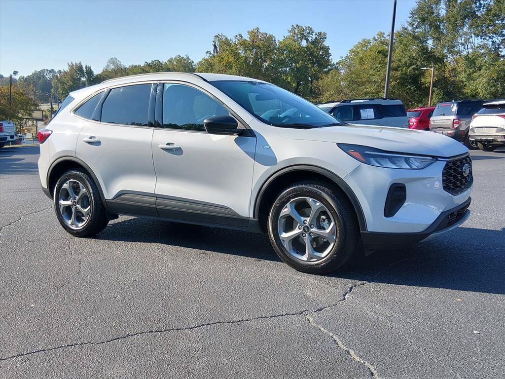 Used 2025 Ford Escape ST-Line AWD/4WD image 2