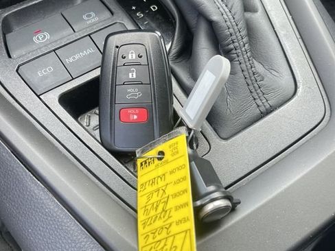 Used 2025 Toyota RAV4 XLE w/ Convenience Package FWD image 16