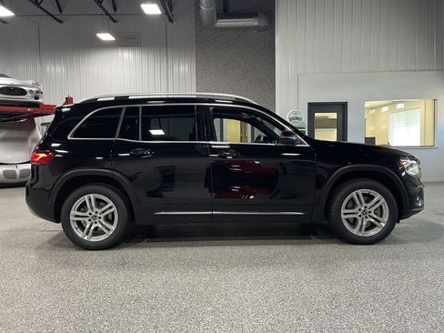 Used 2023 Mercedes-Benz GLB 250 image 6