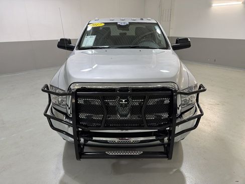 Used 2017 RAM 2500 Tradesman w/ Chrome Appearance Group AWD/4WD image 3