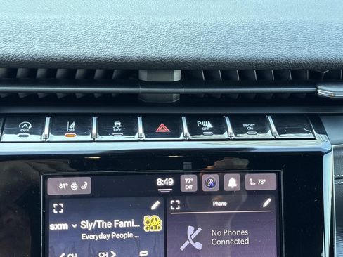 Used 2024 Jeep Grand Cherokee Altitude AWD/4WD image 23