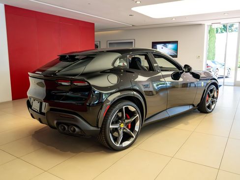 Used 2025 Ferrari Purosangue AWD/4WD image 6