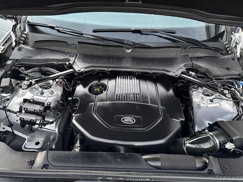 Used 2017 Land Rover Discovery HSE image 15