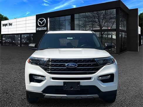 Used 2020 Ford Explorer XLT w/ Equipment Group 202A image 2