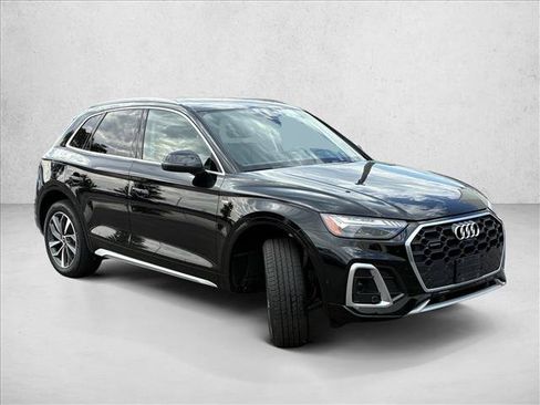 Used 2023 Audi Q5 2.0T Prestige w/ Prestige Package AWD/4WD image 3