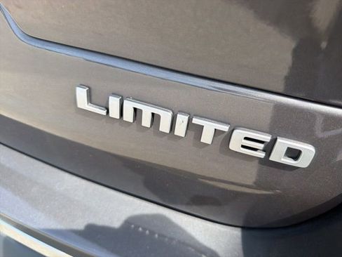 Used 2024 Jeep Grand Cherokee L Limited w/ Luxury Tech Group II AWD/4WD image 11
