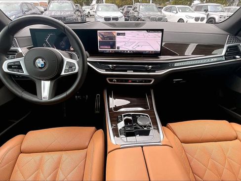 Used 2025 BMW X5 xDrive40i w/ M Sport Package image 18