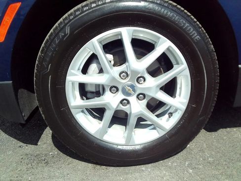 Used 2022 Chevrolet Equinox LS w/ LS Convenience Package AWD/4WD image 12