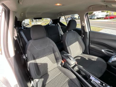 Used 2023 Nissan Kicks SV image 13