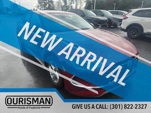 Used 2023 Hyundai Sonata SE w/ Cargo Package image 2