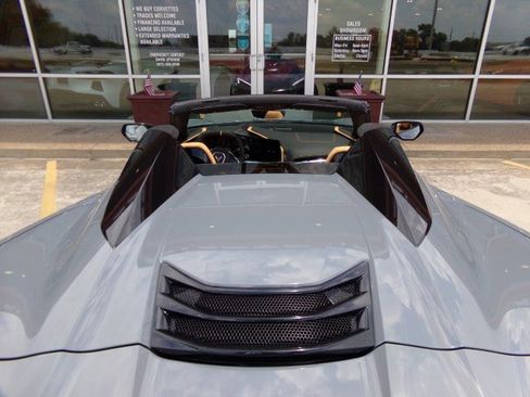 Used 2024 Chevrolet Corvette Z06 RWD image 27