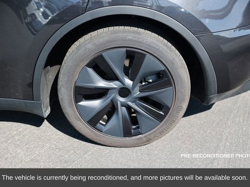 Used 2024 Tesla Model Y Long Range image 10
