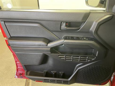 Certified 2025 Toyota Tacoma SR AWD/4WD image 19