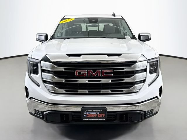 Used 2024 GMC Sierra 1500 SLE w/ Preferred Package AWD/4WD image 2