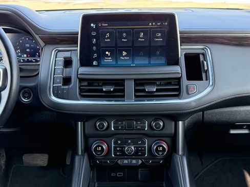 Used 2024 Chevrolet Suburban Z71 w/ Luxury Package image 27