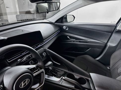 Used 2024 Hyundai Elantra SEL FWD image 6