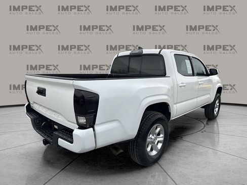 Used 2019 Toyota Tacoma SR image 5