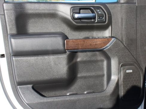 Used 2022 GMC Sierra 1500 Denali w/ Denali Premium Package image 12