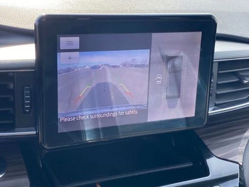 Used 2021 Ford Explorer Limited AWD/4WD image 12