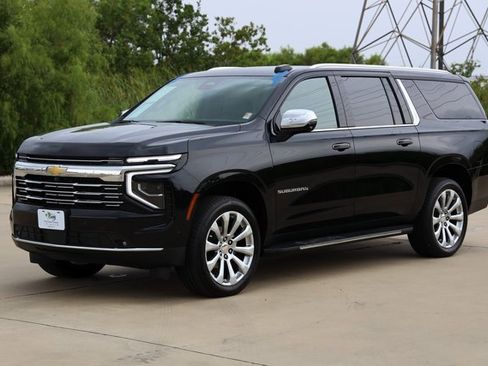 Certified 2025 Chevrolet Suburban Premier image 3