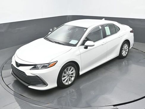 Used 2023 Toyota Camry LE image 31