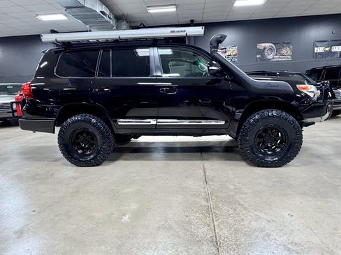 Used 2013 Toyota Land Cruiser AWD/4WD image 6
