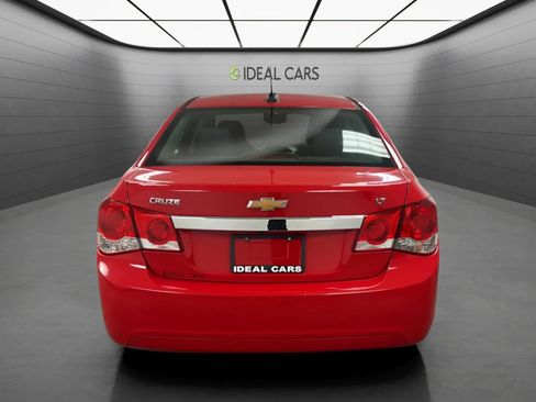 Used 2016 Chevrolet Cruze LT w/ Sun And Sound Package FWD image 6