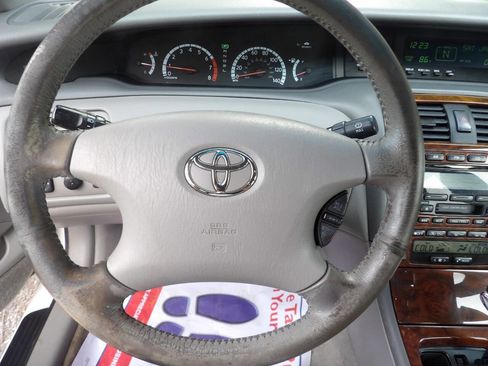 Used 2002 Toyota Avalon XLS image 31