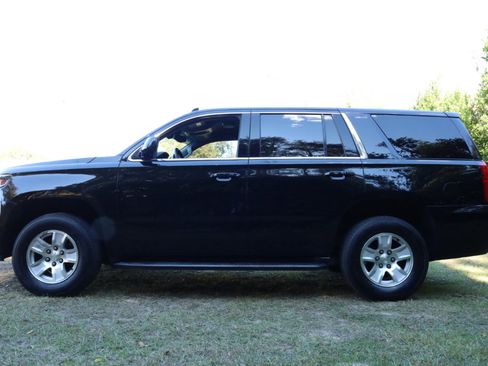 Used 2018 Chevrolet Tahoe 4WD image 2