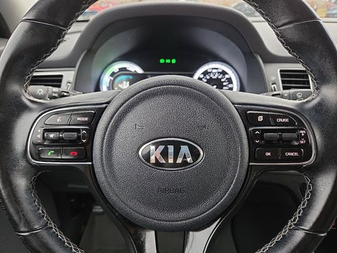 Used 2017 Kia Niro EX image 24