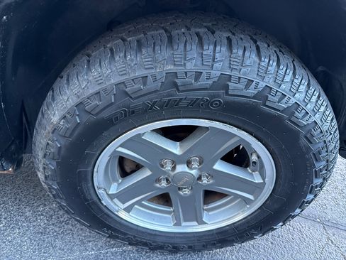 Used 2006 Jeep Liberty Renegade image 32