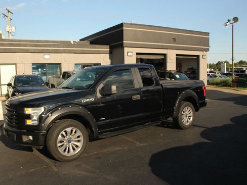 Used 2017 Ford F150 XL w/ Equipment Group 101A Mid RWD image 2