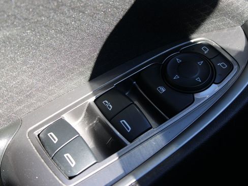 Used 2024 Chevrolet Malibu LT image 35