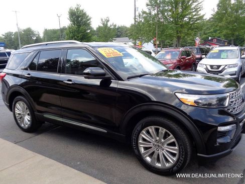 Used 2020 Ford Explorer Limited AWD/4WD image 2