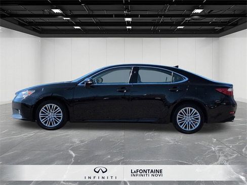 Used 2013 Lexus ES 350 w/ Luxury Pkg image 2