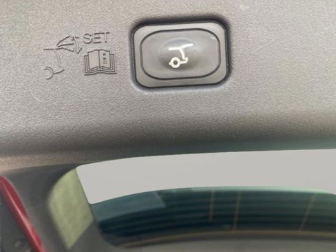 Used 2024 Lincoln Nautilus Reserve w/ Jet Appearance Package (87T) image 17