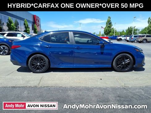 Used 2025 Toyota Camry SE FWD image 8