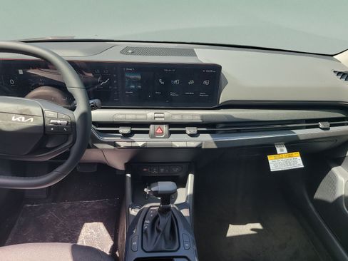 Certified 2025 Kia K4 EX FWD image 11
