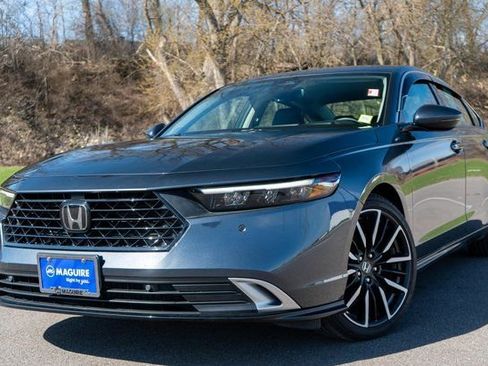 Used 2023 Honda Accord Touring image 1