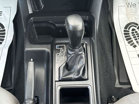 Used 2020 Toyota Tacoma SR AWD/4WD image 26