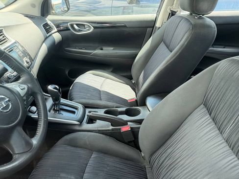 Used 2017 Nissan Sentra SV FWD image 2