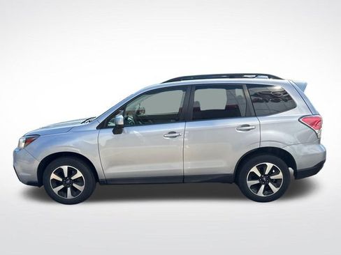 Used 2017 Subaru Forester 2.5i Premium w/ All-Weather Package AWD/4WD image 6