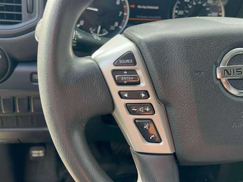 Used 2022 Nissan Titan S AWD/4WD image 21