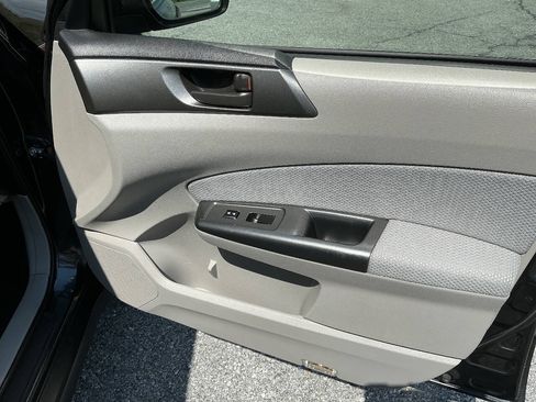 Used 2013 Subaru Forester 2.5X AWD/4WD image 27