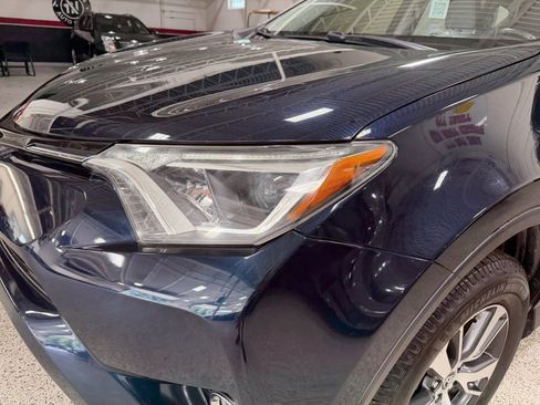 Used 2018 Toyota RAV4 XLE AWD/4WD image 5