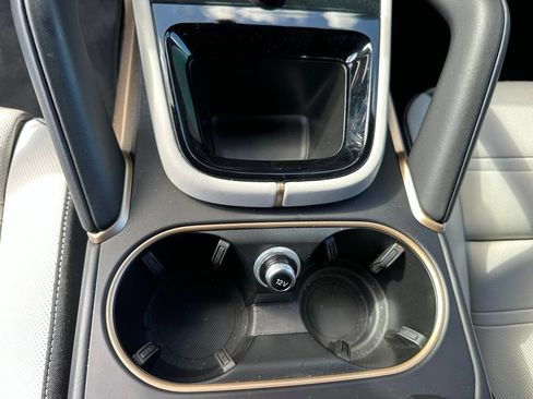 Certified 2025 Porsche Cayenne Turbo AWD/4WD image 24